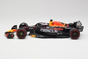 Red Bull RB19 #1 M. Verstappen Qatar Sprint Race 2nd WC 2023 Minichamps 1:18 110231801 Druckguss — Bild 3 von 6