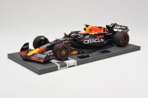 Red Bull RB19 Oracle #1 M. Verstappen Australian GP 2023 Winner Minichamps 1:18 113230301 Resin — Bild 2 von 7