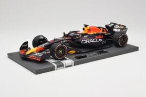 Red Bull RB19 Oracle #1 M. Verstappen Bahrain GP 2023 Winner Minichamps 1:18 113230201 Resin — Bild 2 von 7