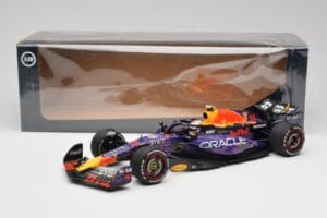 Red Bull RB19 #11 S. Perez Las Vegas GP 3rd 2023 Minichamps 1:18 110232211 Druckguss — Bild 6 von 6
