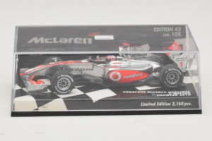 Vodafone McLaren Mercedes MP4-25 J. Button F1 Showcar 2010 Minichamps 1:43 530104371 Druckguss — Bild 5 von 5