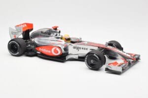 McLaren MP4-24 #1 L. Hamilton 2009 Dealer Edition Minichamps 1:18 503091801 Druckguss — Bild 4 von 6