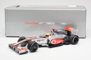 McLaren MP4-24 #1 L. Hamilton 2009 Dealer Edition Minichamps 1:18 503091801 Druckguss — Bild 6 von 6