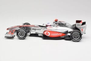 McLaren MP4-25 Vodafone #1 J. Button F1 2010 Minichamps 1:18 530101871-R1 Druckguss — Bild 3 von 7