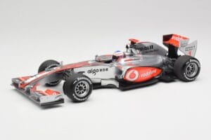 McLaren MP4-25 Vodafone #1 J. Button F1 2010 Minichamps 1:18 530101871-R1 Druckguss
