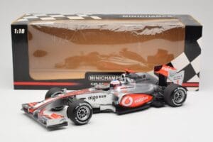 McLaren MP4-25 Vodafone #1 J. Button F1 2010 Minichamps 1:18 530101871-R1 Druckguss — Bild 7 von 7