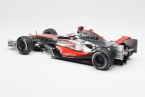 McLaren MP4-22 Mercedes #1 F. Alonso Presentation Valencia 2007 Minichamps 1:18 538071871 Druckguss — Bild 5 von 6