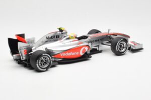 Vodafone McLaren Mercedes MP4-25 #3 L. Hamilton F1 Showcar 2010 Minichamps 1:18 530101872 Druckguss — Bild 2 von 6