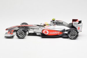 Vodafone McLaren Mercedes MP4-25 #3 L. Hamilton F1 Showcar 2010 Minichamps 1:18 530101872 Druckguss — Bild 3 von 6