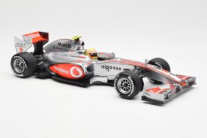 Vodafone McLaren Mercedes MP4-25 #3 L. Hamilton F1 Showcar 2010 Minichamps 1:18 530101872 Druckguss — Bild 4 von 6
