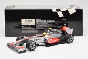 Vodafone McLaren Mercedes MP4-25 #3 L. Hamilton F1 Showcar 2010 Minichamps 1:18 530101872 Druckguss — Bild 6 von 6