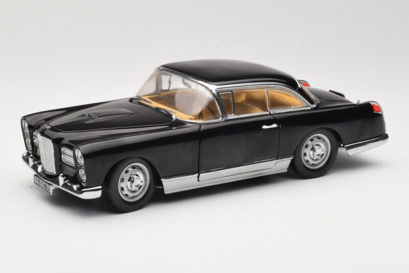Facel Vega HK500 Schwarz Sun Star 1:18 3751 Druckguss