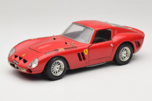 Ferrari 250 GTO Rot Bburago 1:18 B003 Druckguss