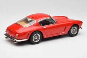 Ferrari 250 GT SWB Rot CMC 1:18 M-046 Druckguss — Bild 2 von 6