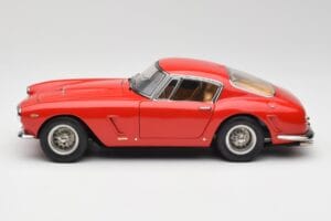 Ferrari 250 GT SWB Rot CMC 1:18 M-046 Druckguss — Bild 3 von 6