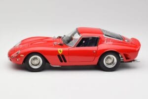 Ferrari 250 GTO London Show Rot CMC 1:18 M-256 Druckguss — Bild 3 von 6