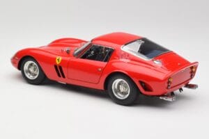 Ferrari 250 GTO London Show Rot CMC 1:18 M-256 Druckguss — Bild 5 von 6