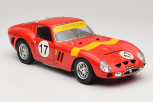 Ferrari 250 GTO #17 Bburago Sammlerborse Rot Bburago 1:18 3007-P1 Druckguss — Bild 6 von 8