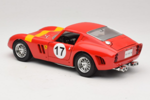 Ferrari 250 GTO #17 Bburago Sammlerborse Rot Bburago 1:18 3007-P1 Druckguss — Bild 7 von 8