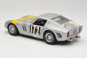 Ferrari 250 GTO #172 L. Bianchi / G. Berger Tour de France 1962 Silber Limitierte Auflage Bburago 1:18 3011-S1 Druckguss — Bild 7 von 8