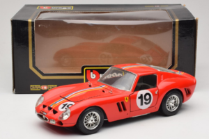 Ferrari 250 GTO #19 Rot Streifen 1962 Bburago 1:18 3011-P3 Druckguss — Bild 8 von 8