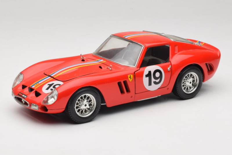 Ferrari 250 GTO #19 Rot Streifen 1962 Bburago 1:18 3011-P3 Druckguss