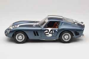 Ferrari 250 GTO #24 Blau Weißer Streifen 1962 Bburago 1:18 3011-B2 Druckguss — Bild 4 von 8