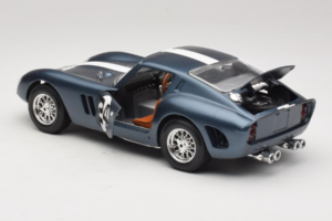 Ferrari 250 GTO #24 Blau Weißer Streifen 1962 Bburago 1:18 3011-B2 Druckguss — Bild 5 von 8