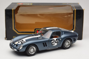 Ferrari 250 GTO #24 Blau Weißer Streifen 1962 Bburago 1:18 3011-B2 Druckguss — Bild 8 von 8
