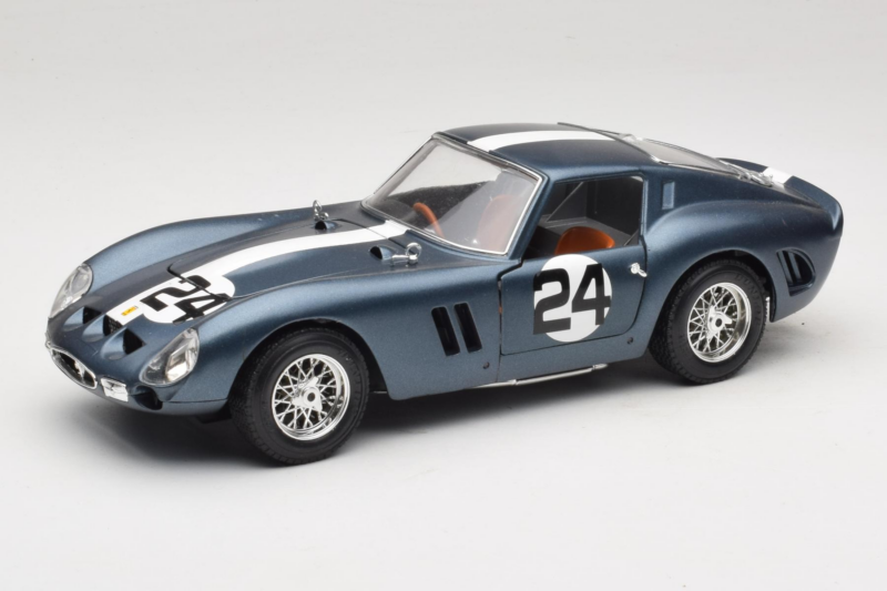 Ferrari 250 GTO #24 Blau Weißer Streifen 1962 Bburago 1:18 3011-B2 Druckguss