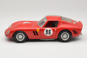 Ferrari 250 GTO #96 Rot Italienische Flagge 1962 Bburago 1:18 3011-P2 Druckguss — Bild 4 von 8