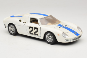 Ferrari 250 LM #22 Weiß 1965 Bburago 1:18 3333-W1 Druckguss — Bild 6 von 8