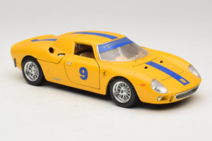 Ferrari 250 LM #9 Gelb 1965 Bburago 1:18 3033-Y1 Druckguss — Bild 6 von 8
