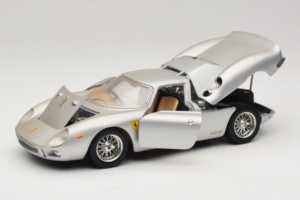 Ferrari 250 LM Silber Bburago 1:18 3033-S1 Druckguss — Bild 2 von 8