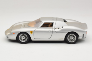 Ferrari 250 LM Silber Bburago 1:18 3033-S1 Druckguss — Bild 4 von 8