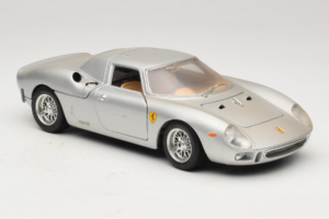 Ferrari 250 LM Silber Bburago 1:18 3033-S1 Druckguss — Bild 6 von 8