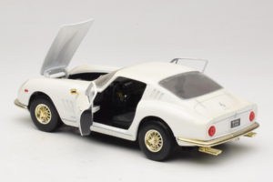 Ferrari 275 GTB/4 Weiß ERTL 1:18 7493 Druckguss — Bild 5 von 8