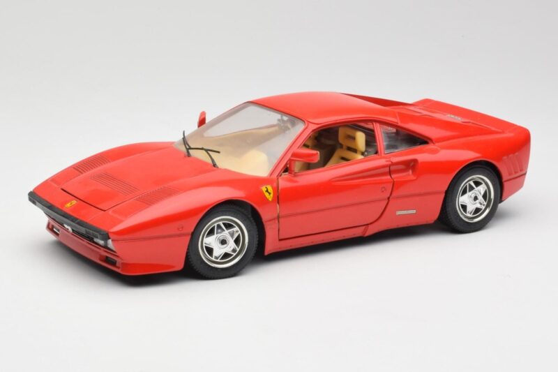 Ferrari 288 GTO Rot Bburago 1:18 3027 Druckguss