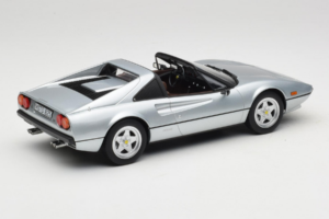 Ferrari 308 GTS Silber Norev 1:18 187934 Druckguss — Bild 2 von 7