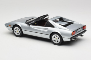 Ferrari 308 GTS Silber Norev 1:18 187934 Druckguss — Bild 6 von 7