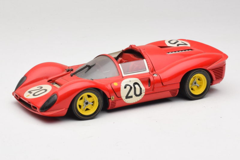 Ferrari 330 P4 #20 Rot 1967 Revell 1:18 48822-P1 Druckguss