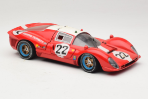 Ferrari 330 P4 #22 Scuderia Filipinetti Poor Condition 1967 Revell 1:18 48825-P1 Druckguss — Bild 6 von 8