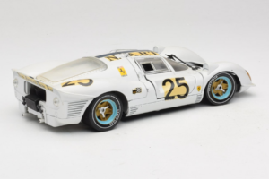 Ferrari 330 P4 #25 Weiß Revell 1:18 48845 Druckguss — Bild 3 von 8