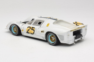 Ferrari 330 P4 #25 Weiß Revell 1:18 48845 Druckguss — Bild 7 von 8
