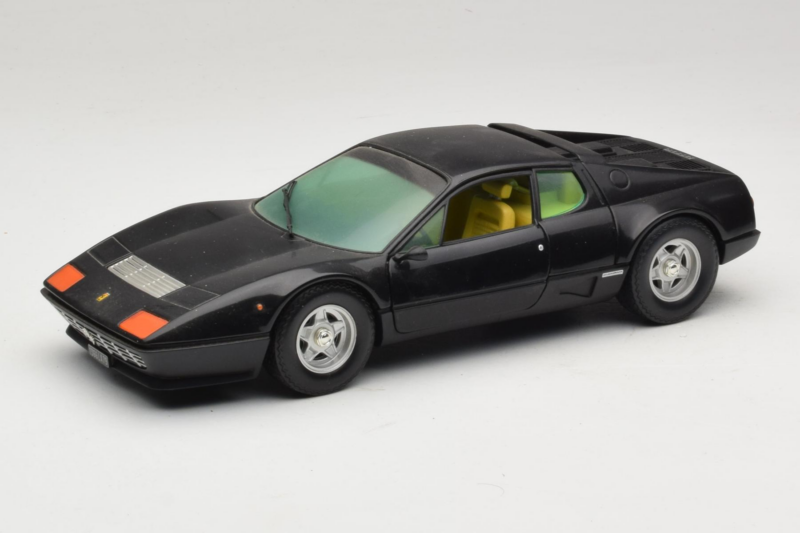 Ferrari 365 GT4 BB Schwarz Chrono 1:18 CH002 Druckguss