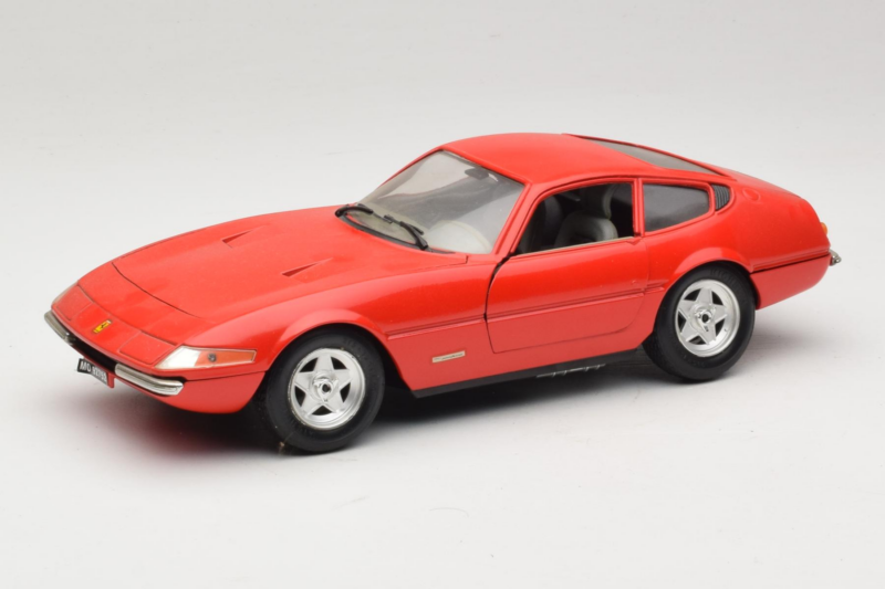 Ferrari 365 GTB/4 Daytona Rot Techno Giodi 1:18 40011-P2 Druckguss