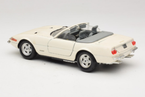 Ferrari 365 GTS/4 Spider Weiß Techno Giodi 1:18 40028 Druckguss — Bild 7 von 8
