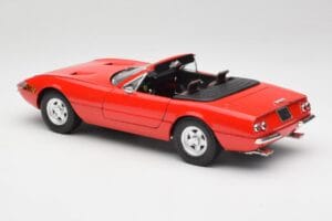 Ferrari 365 GTS Rot Solido 1:18 8017 Druckguss — Bild 7 von 8