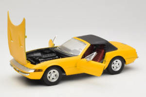 Ferrari 365 GTS Gelb Mit Schwarzem Dach Solido 1:18 8018 Druckguss — Bild 2 von 8