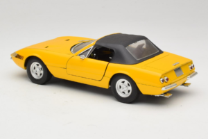 Ferrari 365 GTS Gelb Mit Schwarzem Dach Solido 1:18 8018 Druckguss — Bild 7 von 8